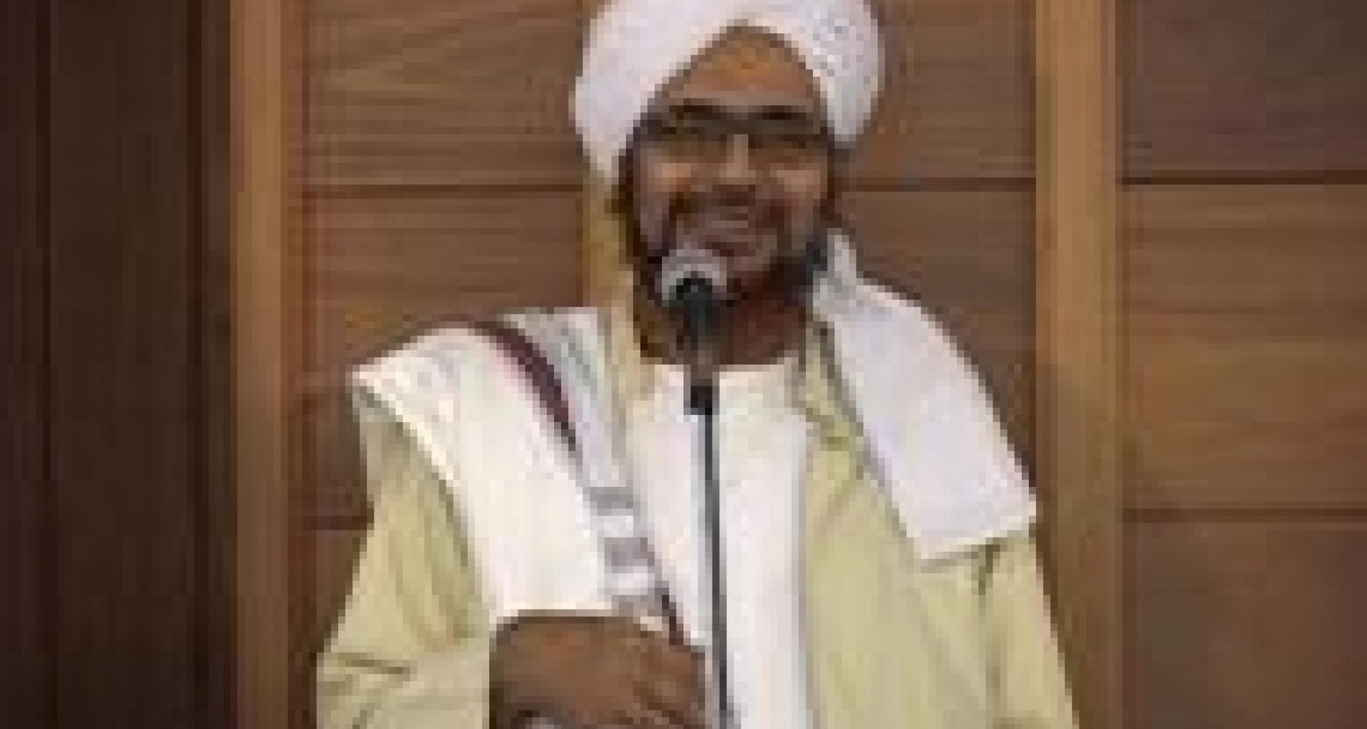 الحبيب عمر يلقي المحاضرة الحبيب عمر يلقي المحاضرة