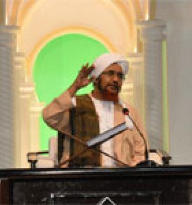 تفسير من قوله تعالى: {قُلْ هُوَ الْقَادِرُ عَلَى أَن يَبْعَثَ عَلَيْكُمْ عَذَاباً مِّن فَوْقِكُمْ...}65سورة الأنعام
