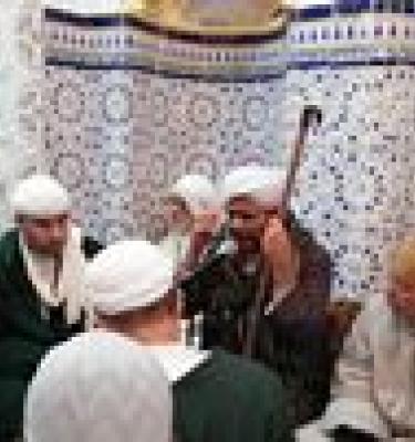 التعرض لنفحات الرحمن والترقي لسلم الإيمان ومراتب الإحسان والمعرفة والمحبة