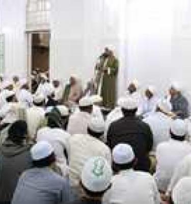 مذاكرة الحبيب عمر في مجلس حولية العلامة الحبيب محمد بن عبدالله الهدار في سيئون