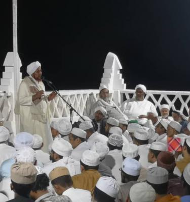 شهود عظمة الألوهية والربوبية وانطواء الوجهات والرغائب والمقاصد والمراتب فيها