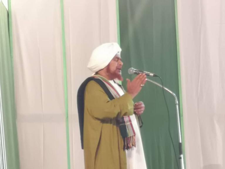 التأمل وحسن النظر في حقائق أفكار الإنسانية وسلوكها وخطر الانحراف عن القيادة المرتضاة للإله